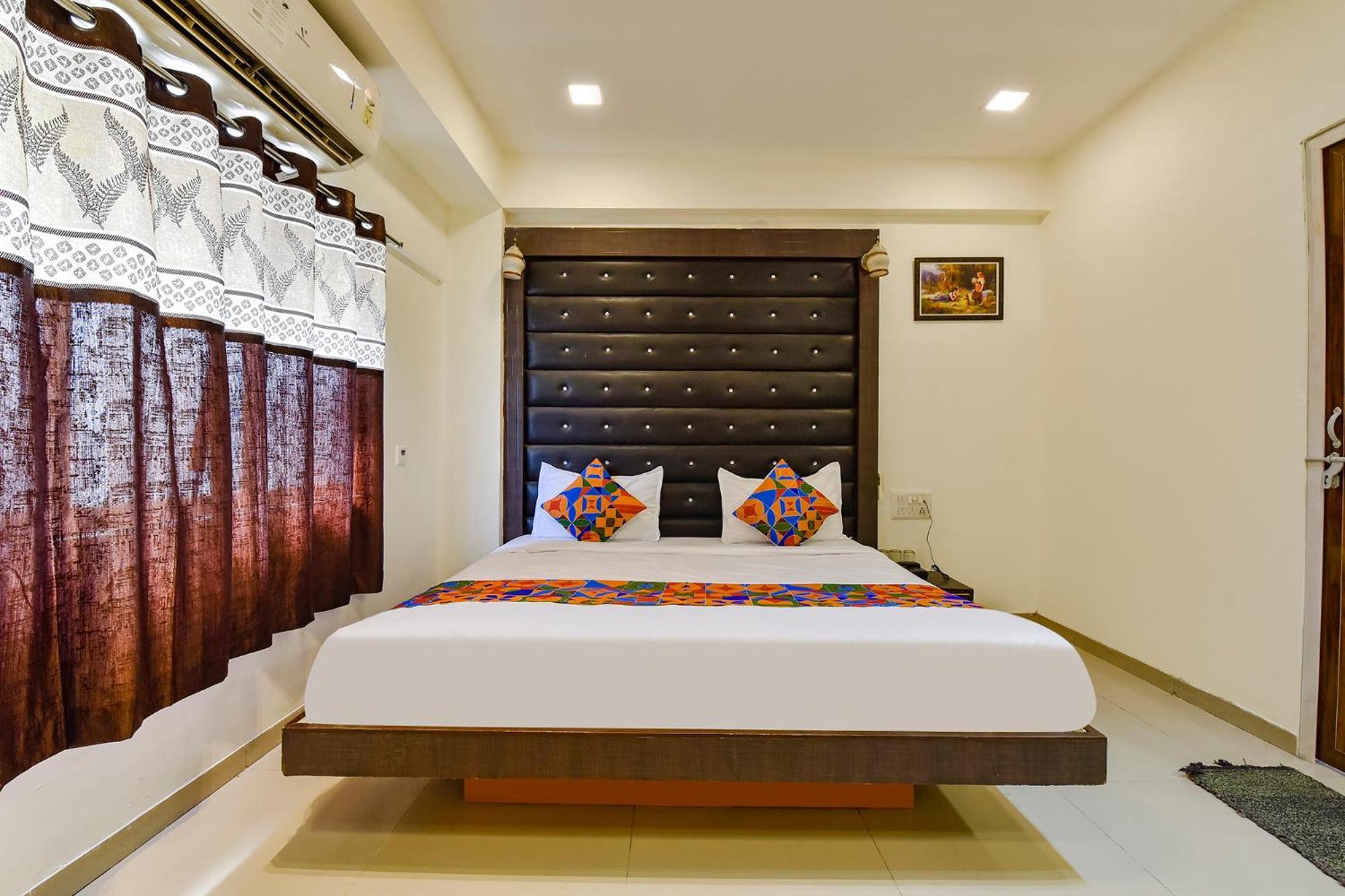 OYO 9240 Hotel Crystal Inn Ahmedabad Exterior foto